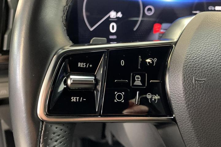Grå Renault Megane E-Tech fra 2023