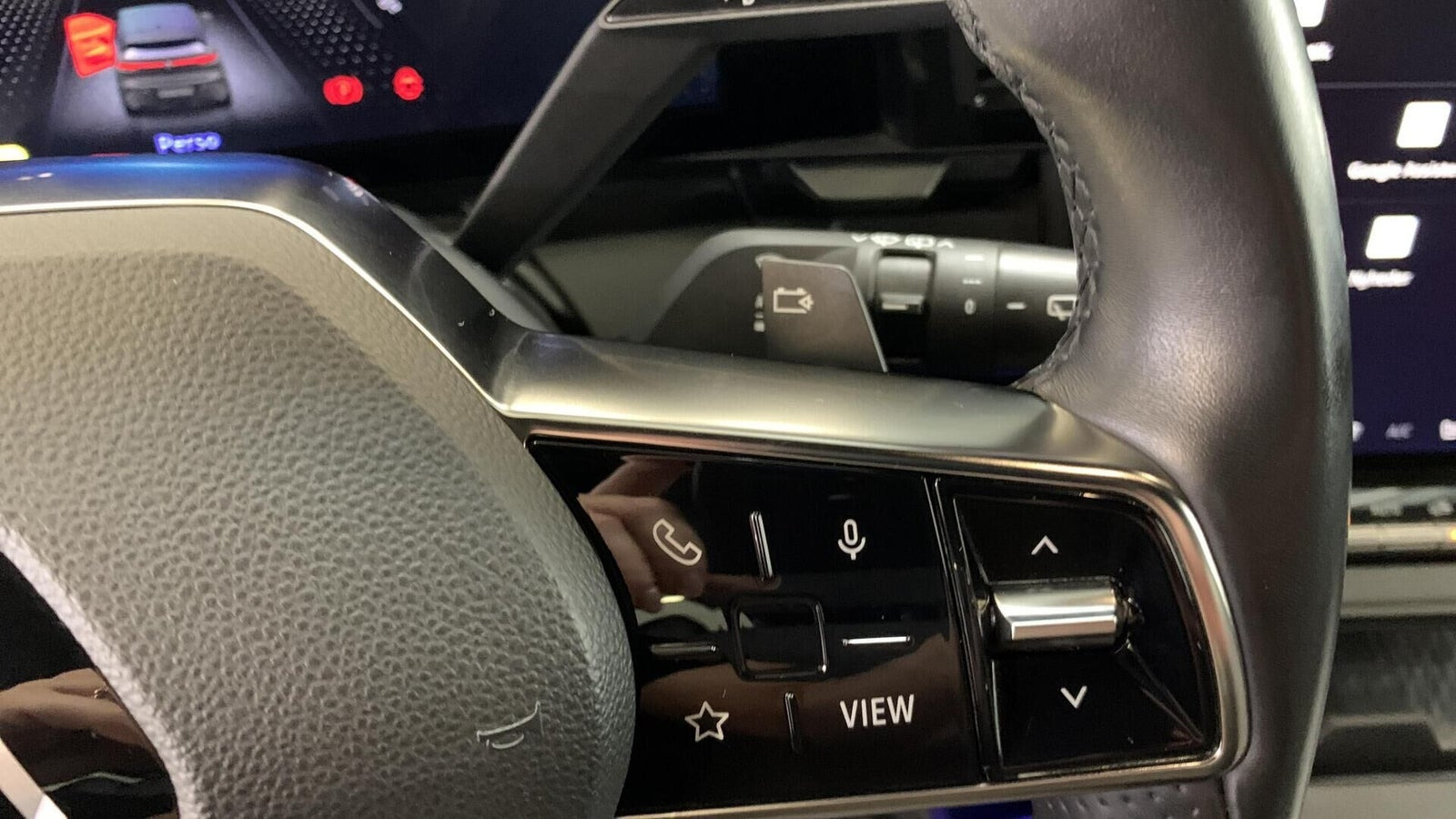 Grå Renault Megane E-Tech fra 2023