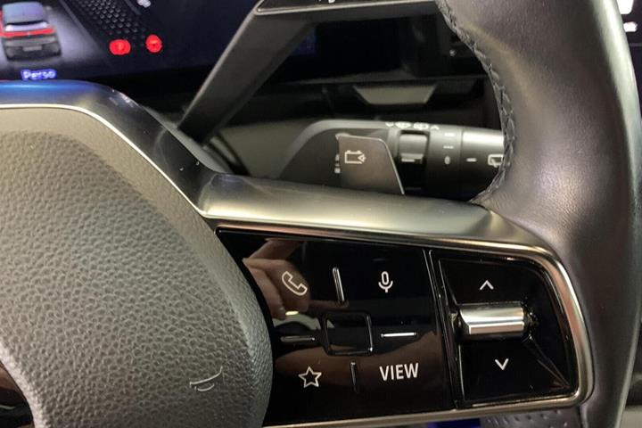 Grå Renault Megane E-Tech fra 2023
