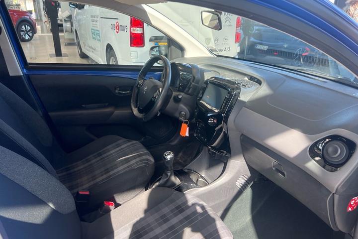 Blå Peugeot 108 fra 2020