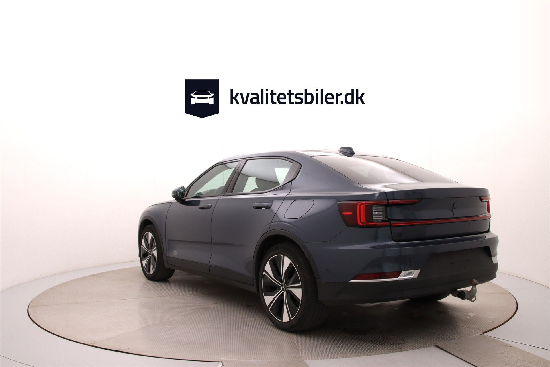 Blå Polestar 2 fra 2023