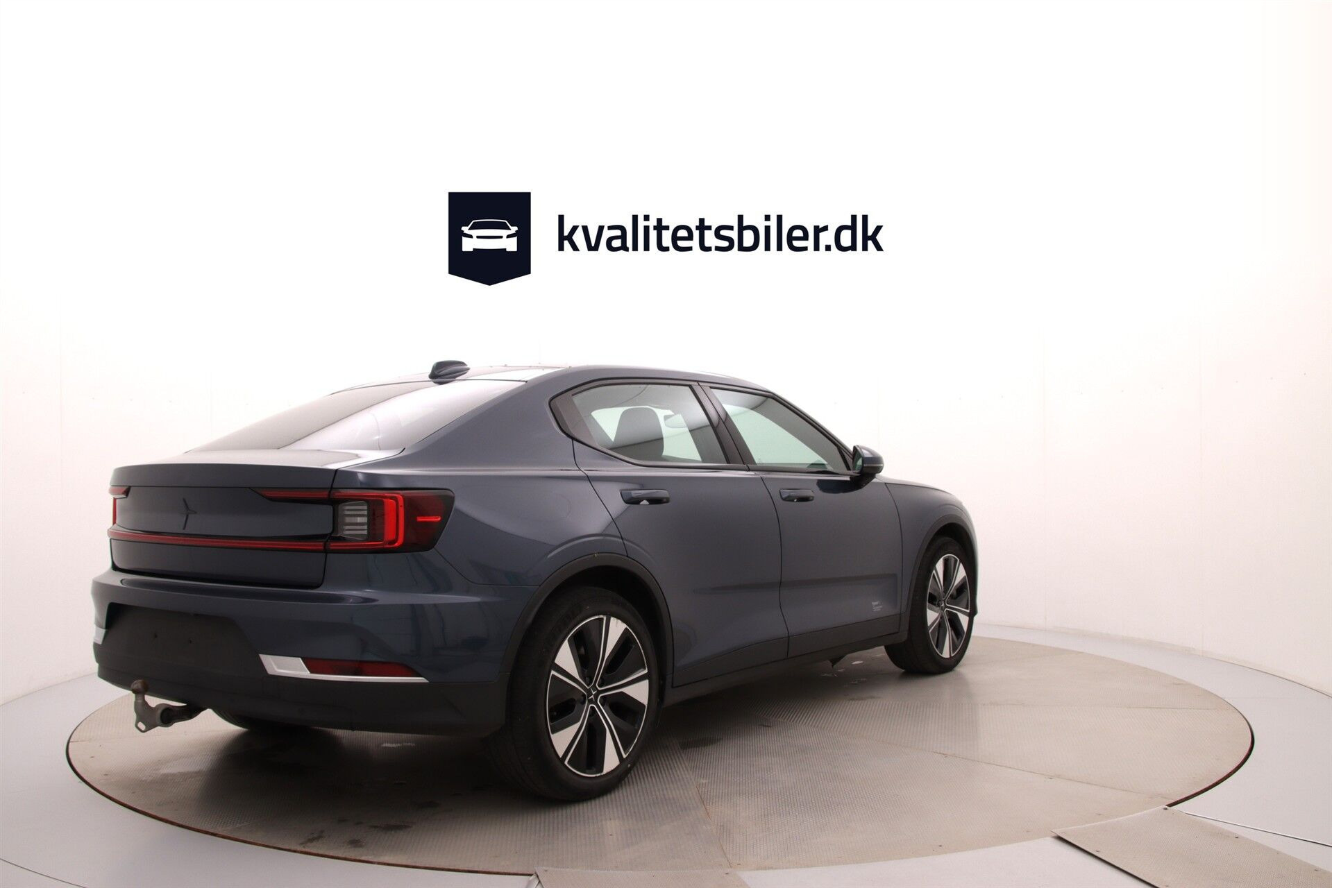 Blå Polestar 2 fra 2023