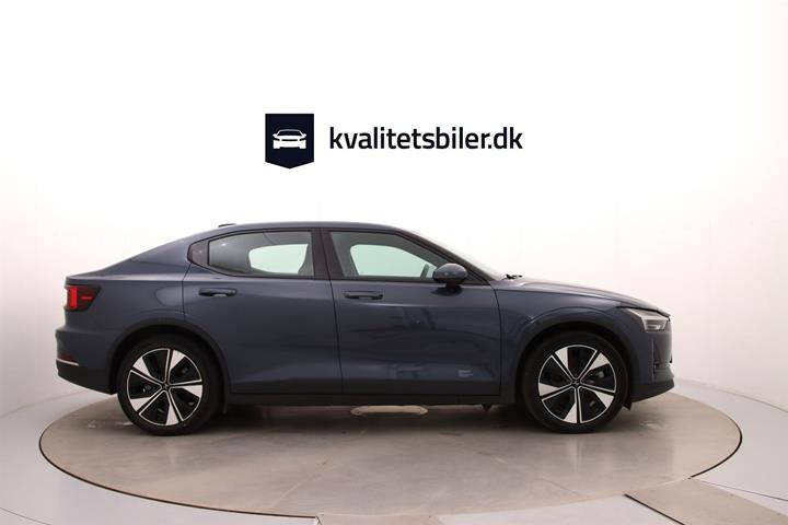 Blå Polestar 2 fra 2023
