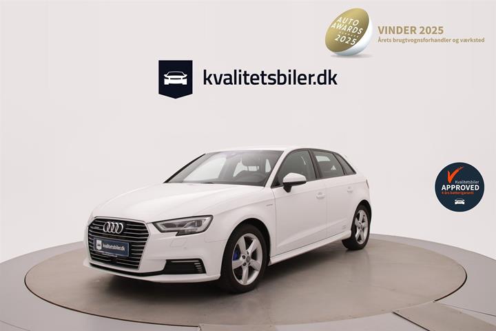 Hvid Audi A3 fra 2021 set udefra