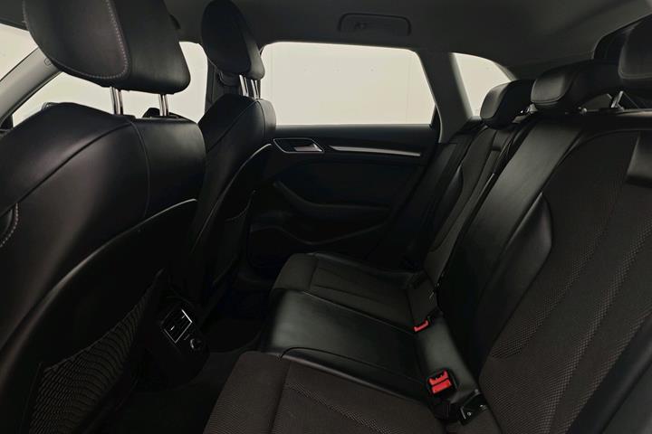 Hvid Audi A3 fra 2021