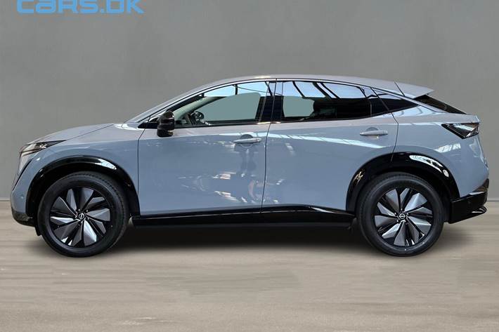 Grå Nissan Ariya fra 2026