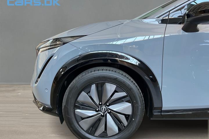 Grå Nissan Ariya fra 2026