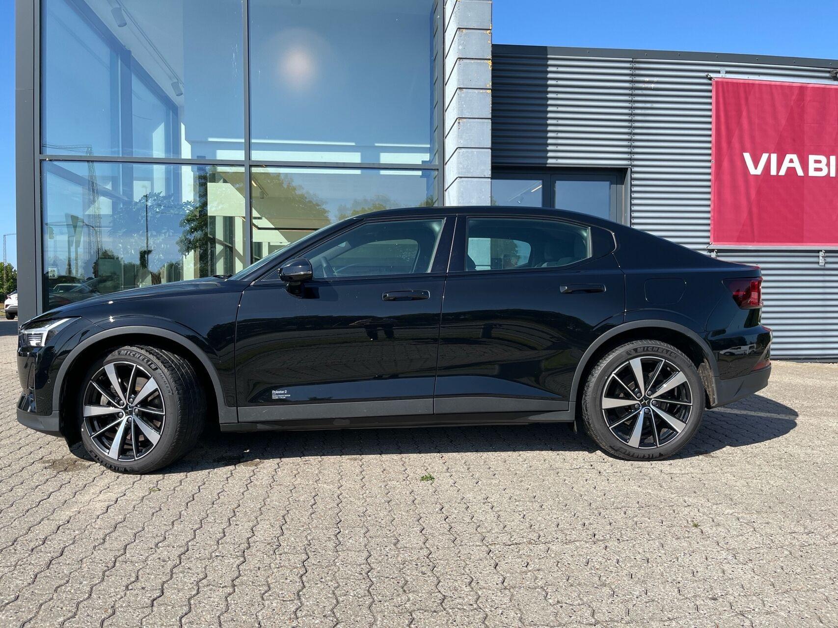 Sort Polestar 2 fra 2022