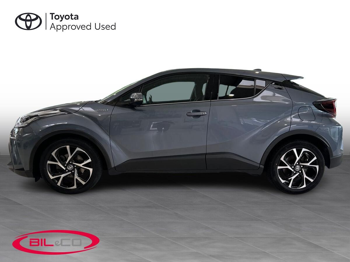 Grå Toyota C-HR fra 2020