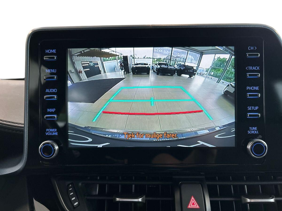Grå Toyota C-HR fra 2020