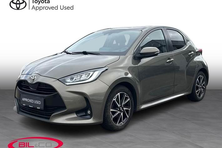Bronze Toyota Yaris fra 2021
