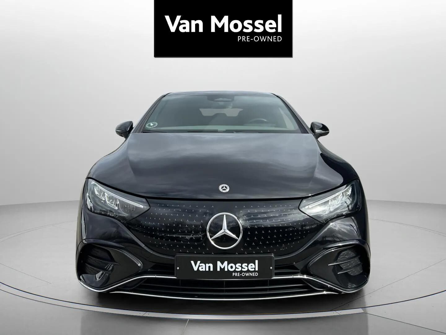Sort Mercedes EQE 350 fra 2023