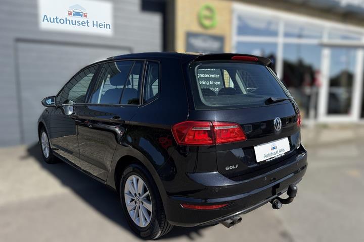 Sort VW Golf Sportsvan fra 2016