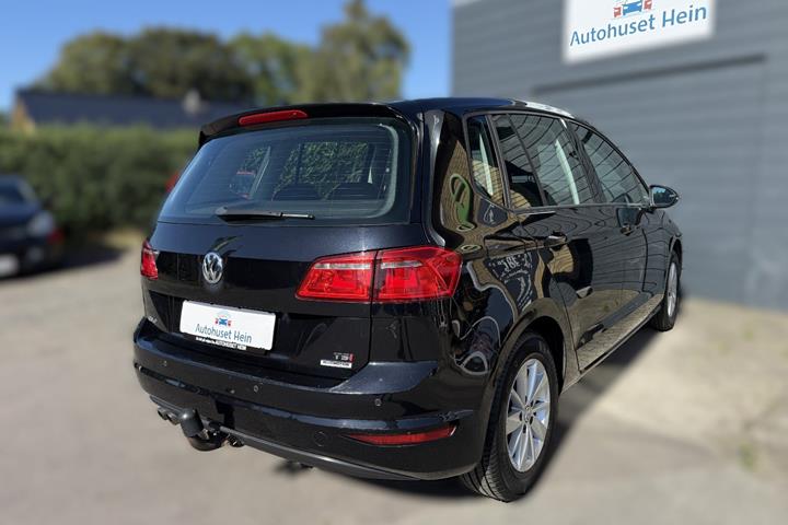 Sort VW Golf Sportsvan fra 2016