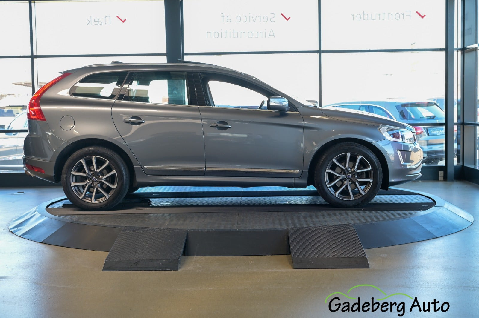 Grå Volvo XC60 fra 2017