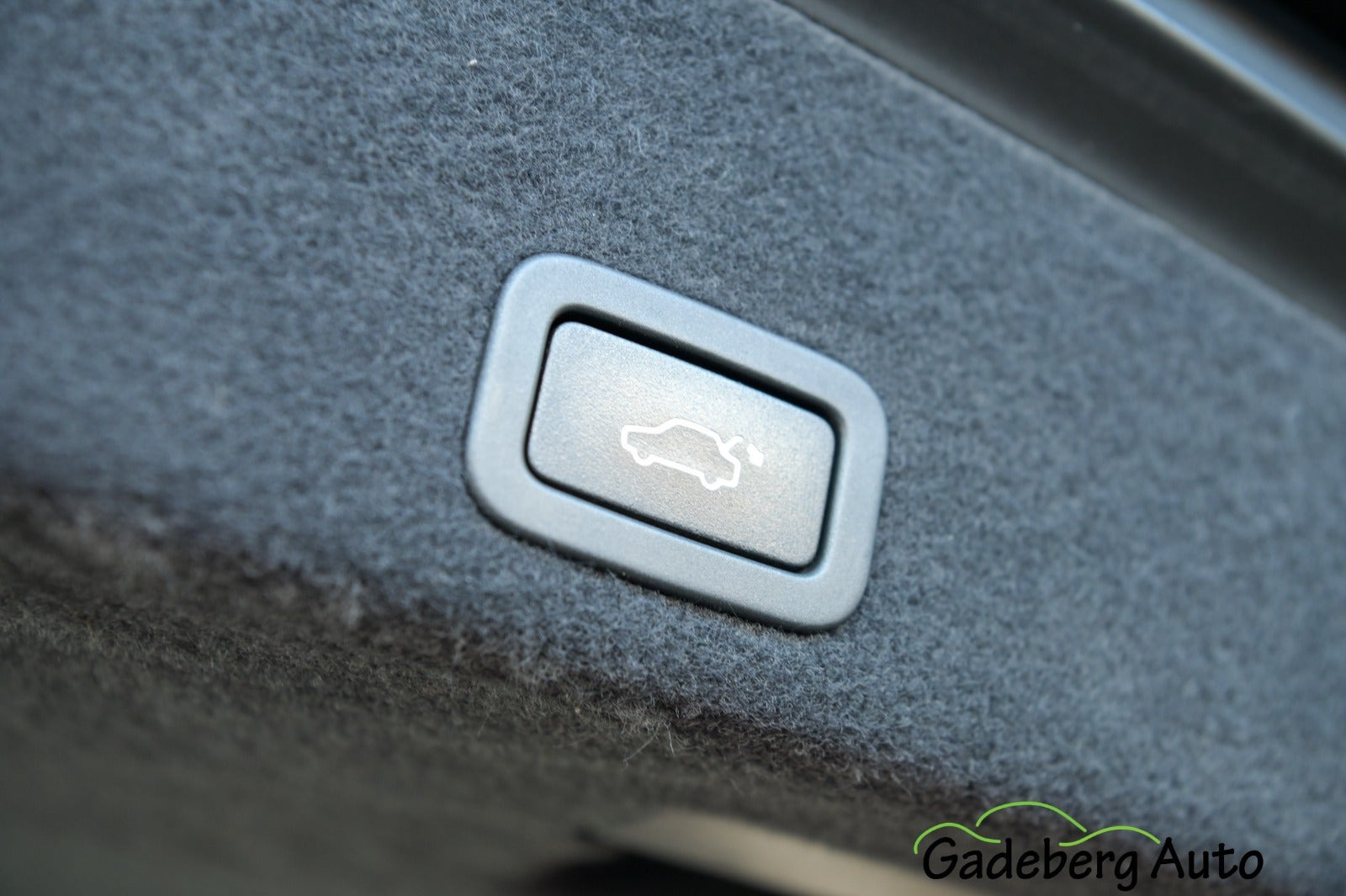Grå Volvo XC60 fra 2017