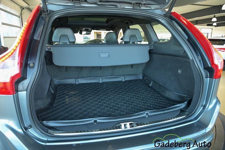 Grå Volvo XC60 fra 2017