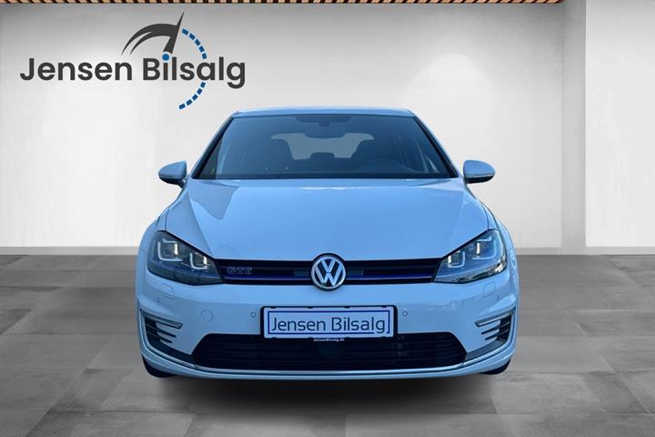 Sort VW Golf VII fra 2015