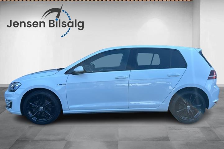 Sort VW Golf VII fra 2015