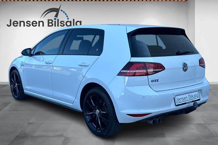 Sort VW Golf VII fra 2015