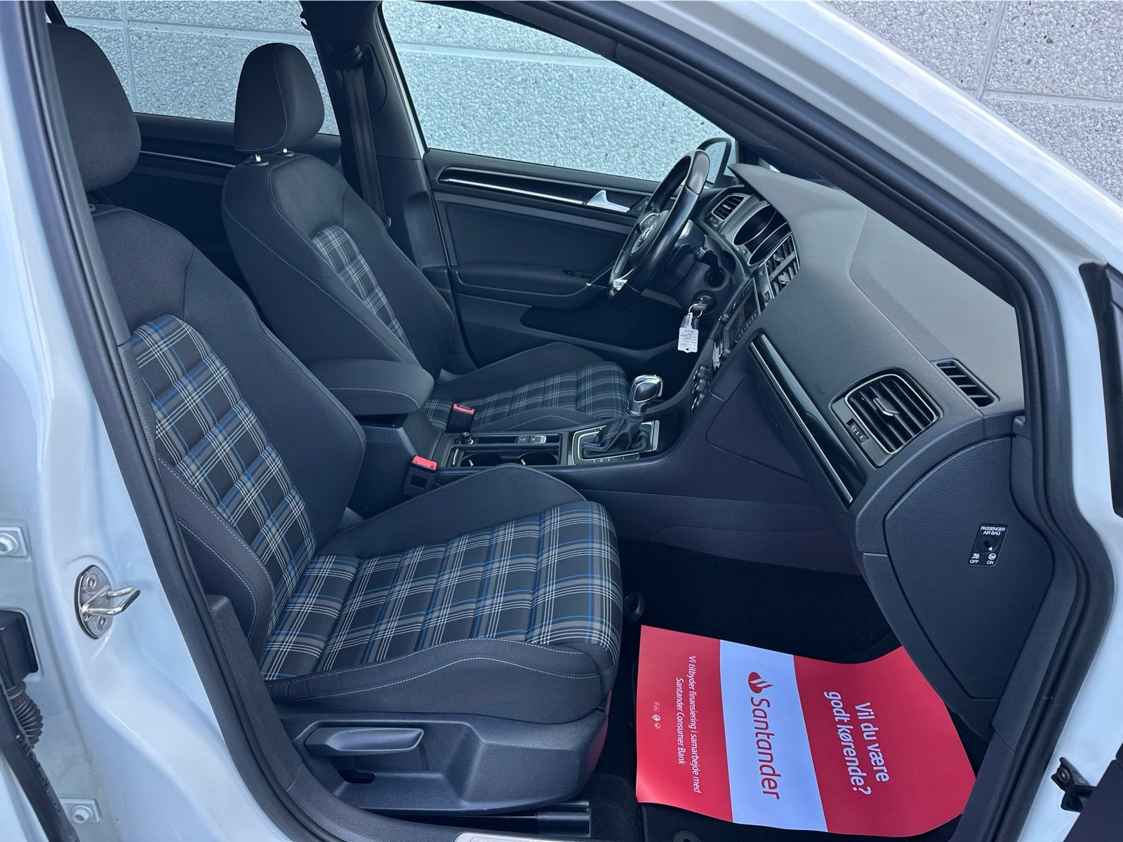 Sort VW Golf VII fra 2015