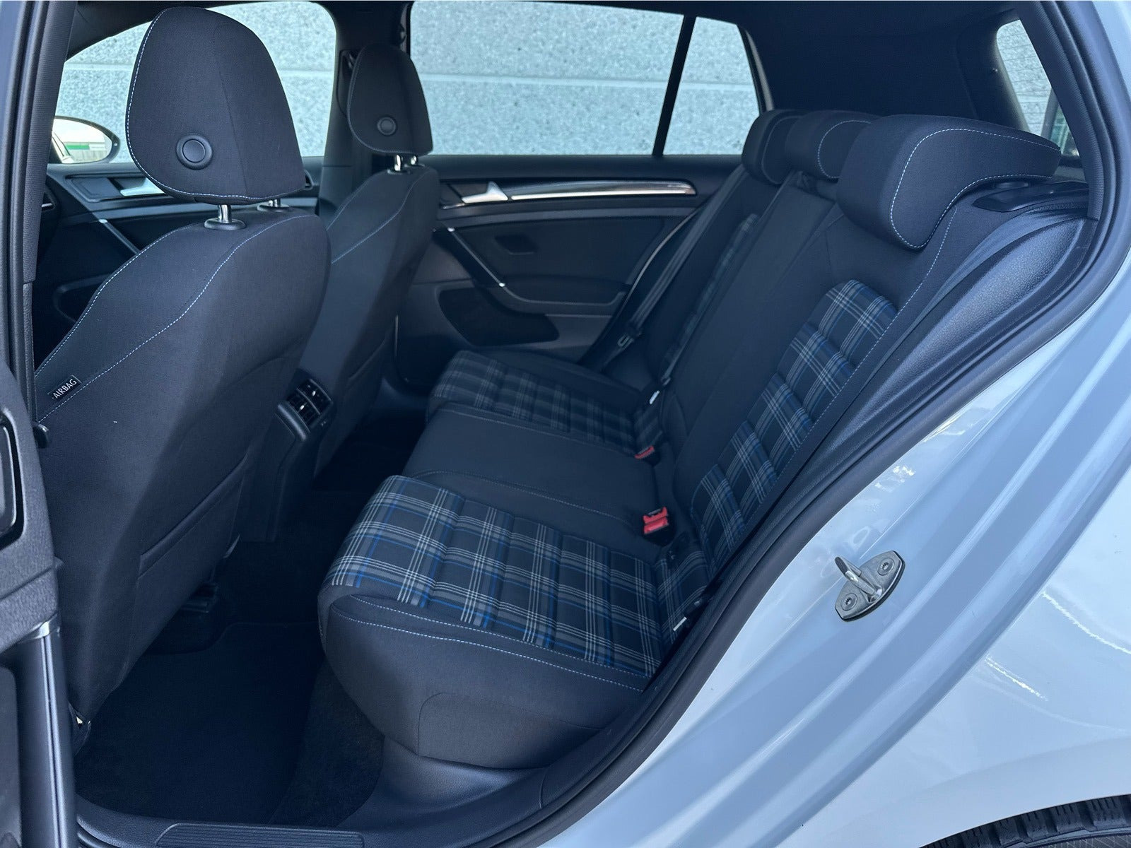Sort VW Golf VII fra 2015