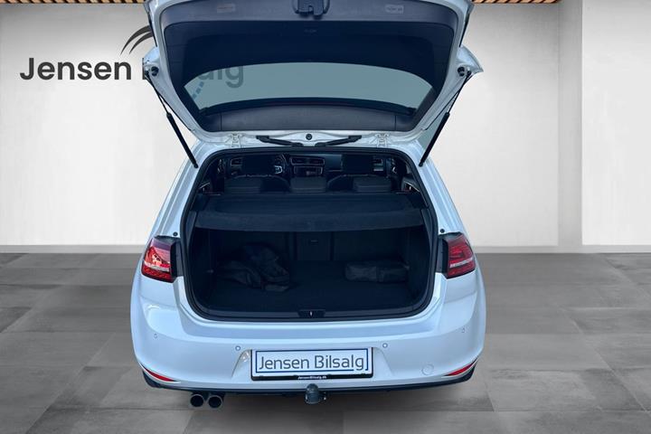 Sort VW Golf VII fra 2015