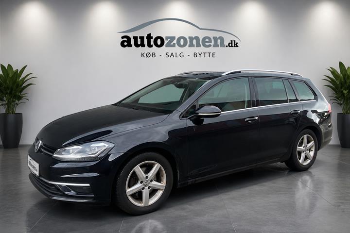 Sort VW Golf VII fra 2018 set udefra