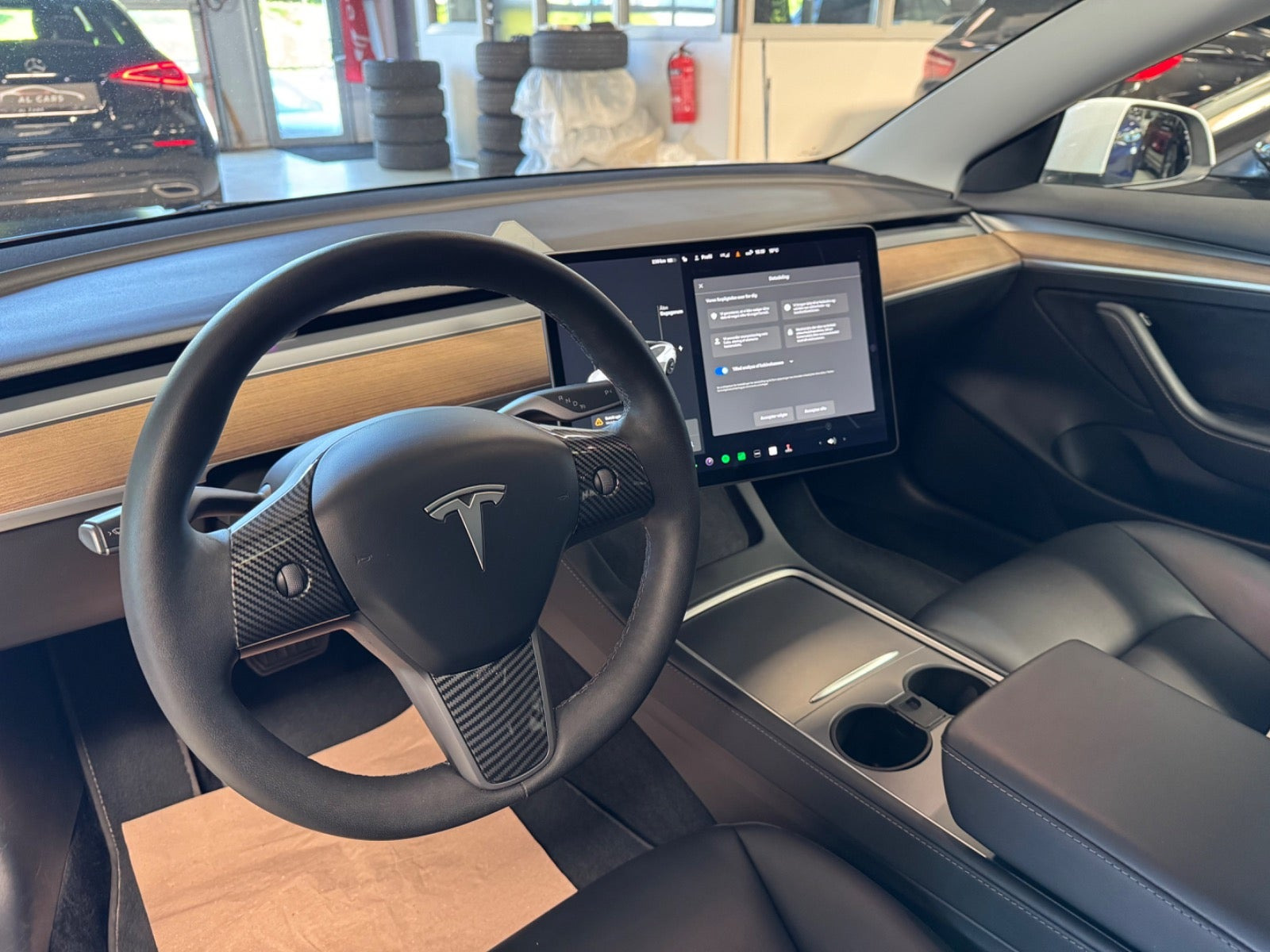 Sort Tesla Model 3 fra 2021