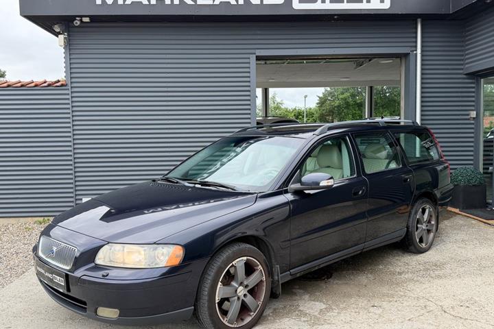 Blå Volvo V70 fra 2007
