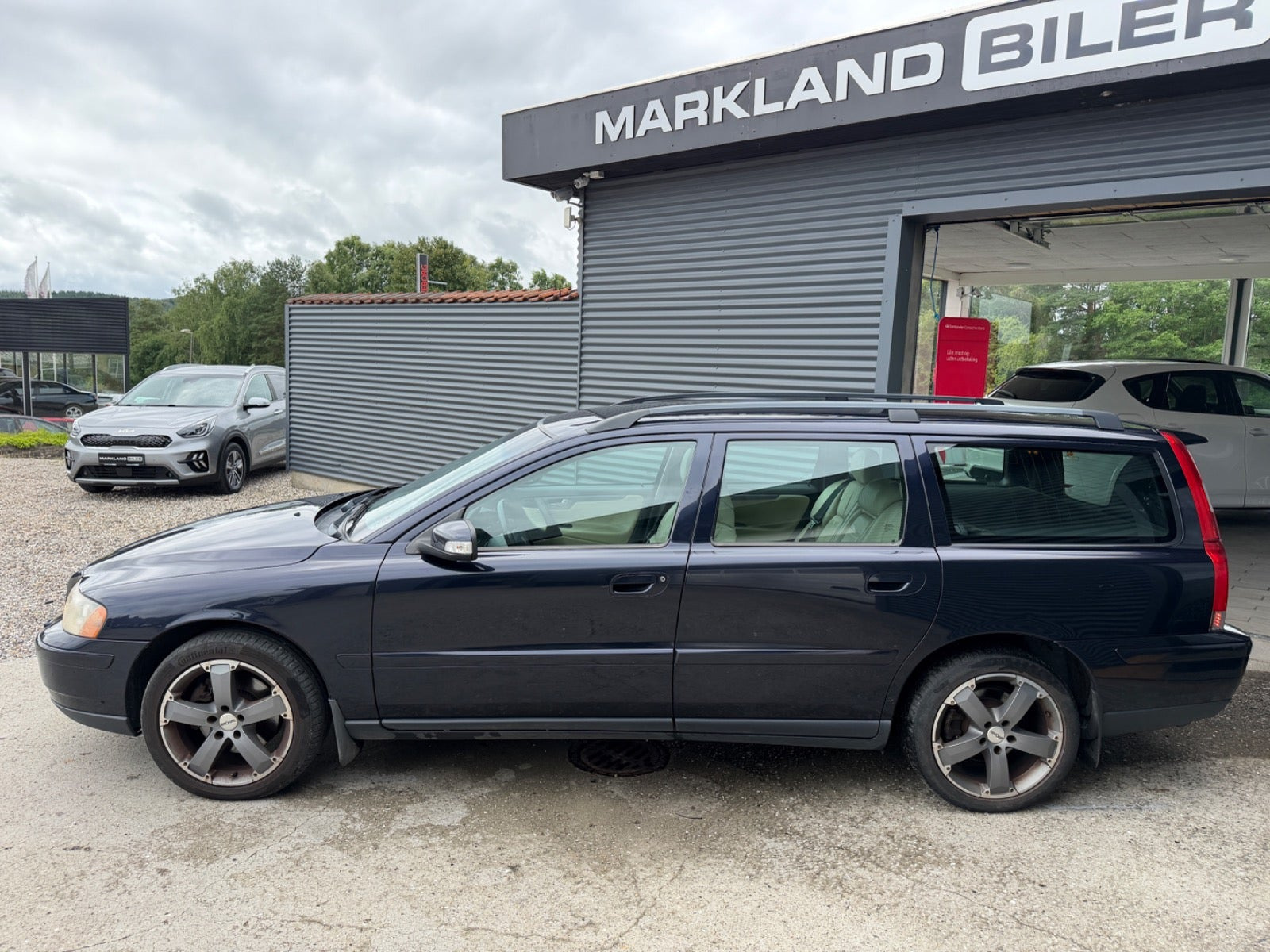 Blå Volvo V70 fra 2007