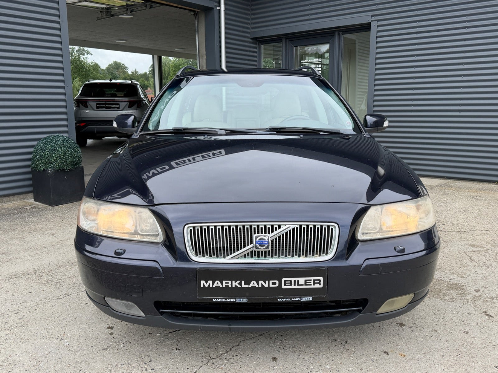 Blå Volvo V70 fra 2007