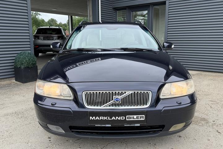 Blå Volvo V70 fra 2007