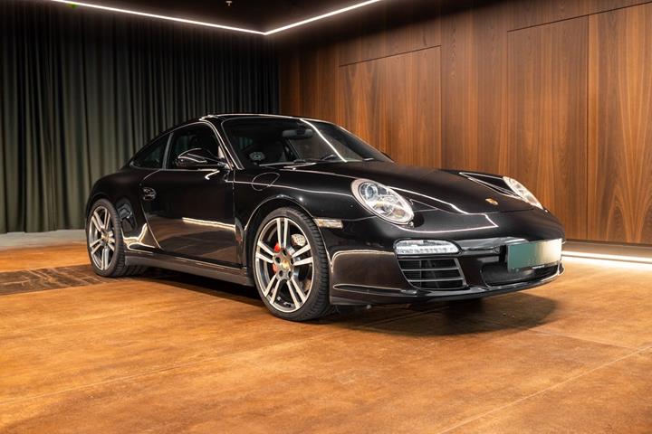 Sort Porsche 911 Carrera 4S fra 2009