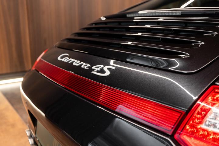 Sort Porsche 911 Carrera 4S fra 2009