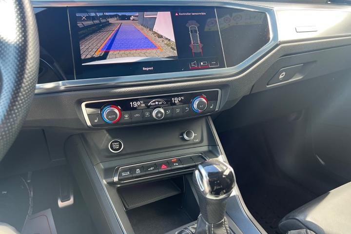 Hvid Audi Q3 fra 2021