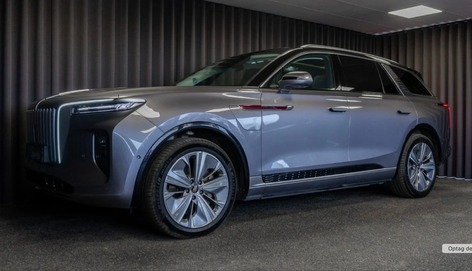 Grå Hongqi E-HS9 fra 2024