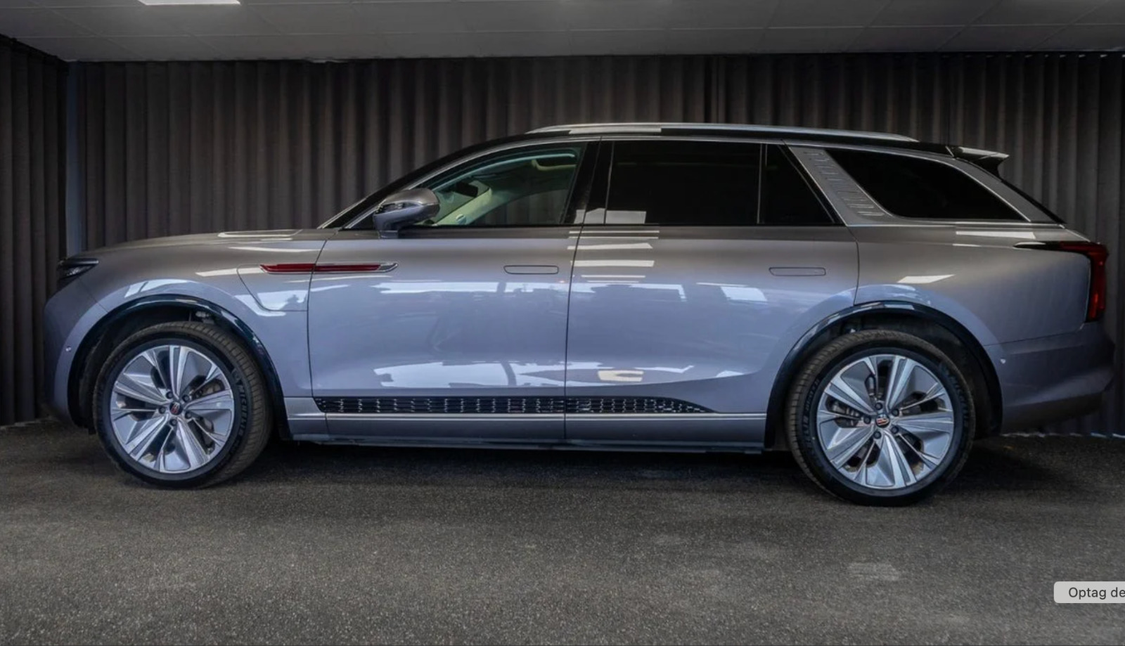 Grå Hongqi E-HS9 fra 2024