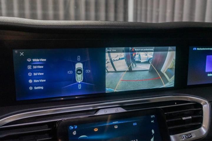 Grå Hongqi E-HS9 fra 2024