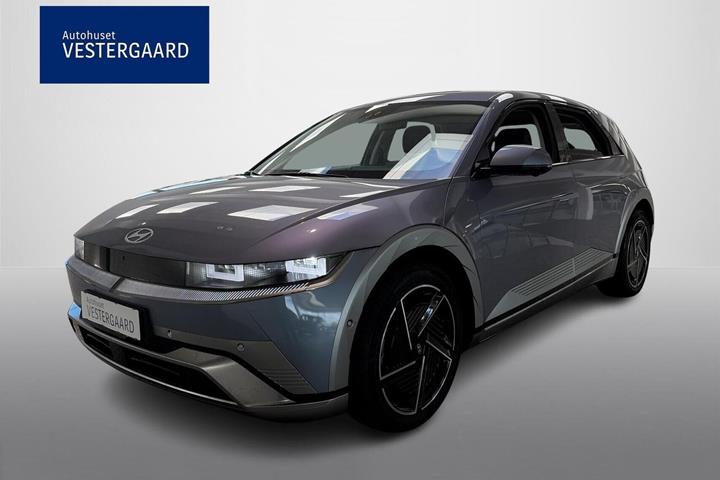 Blå Hyundai Ioniq 5 fra 2025 set udefra
