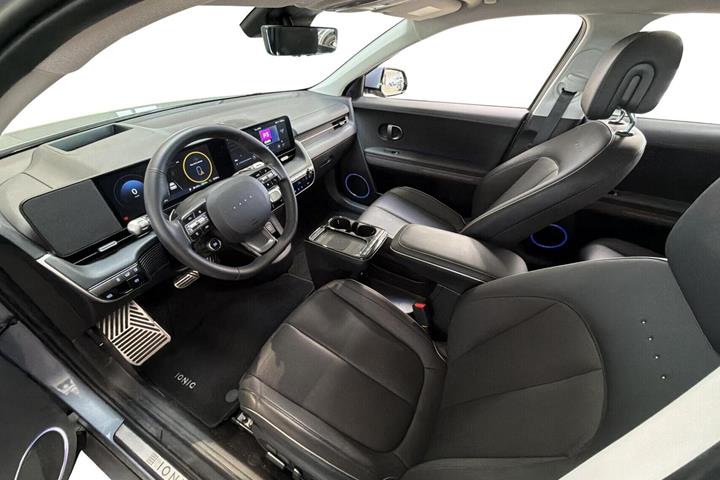 Blå Hyundai Ioniq 5 fra 2025