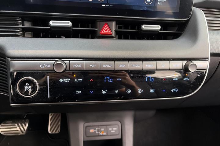 Blå Hyundai Ioniq 5 fra 2025