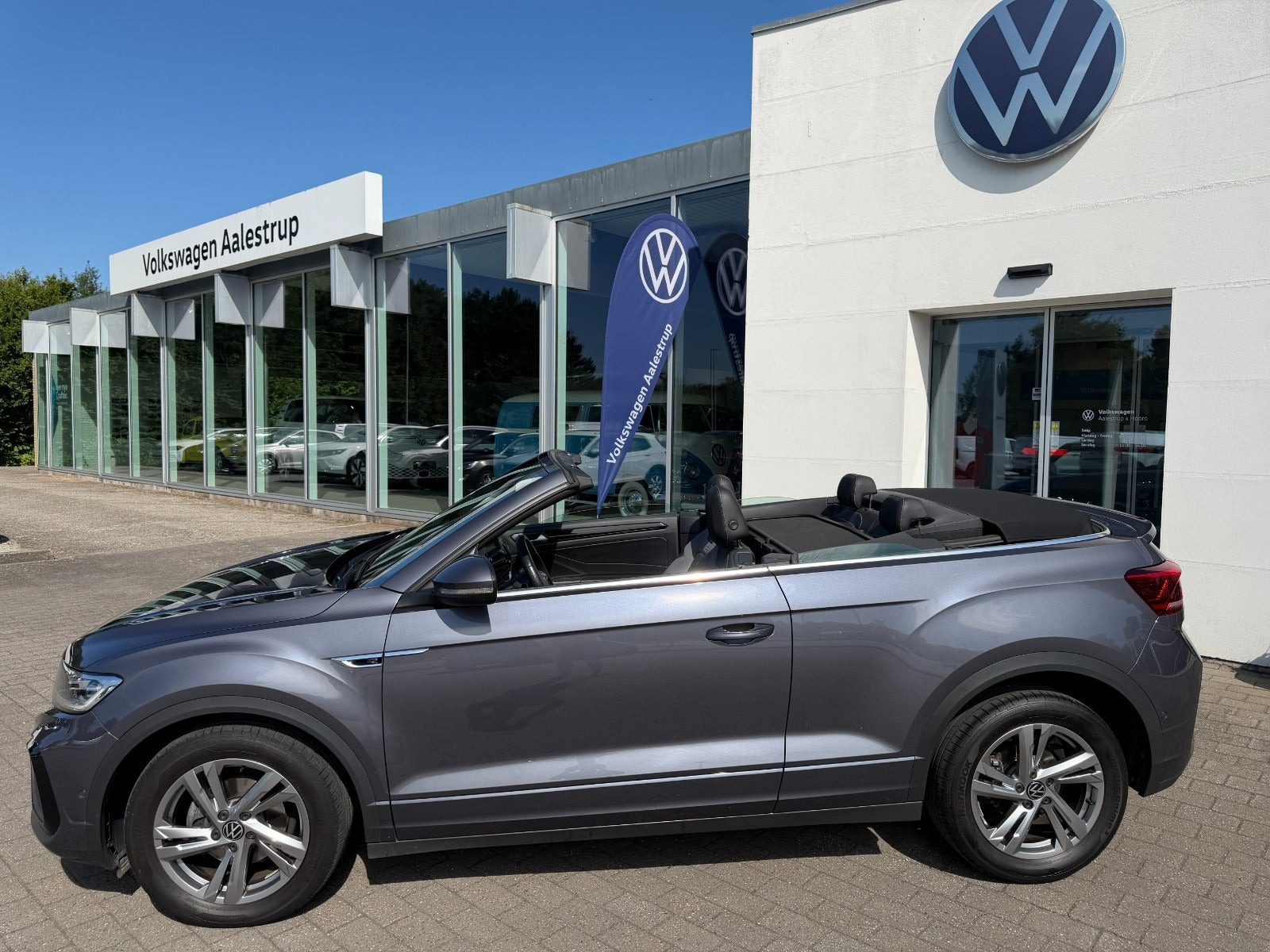Grå VW T-Roc fra 2023