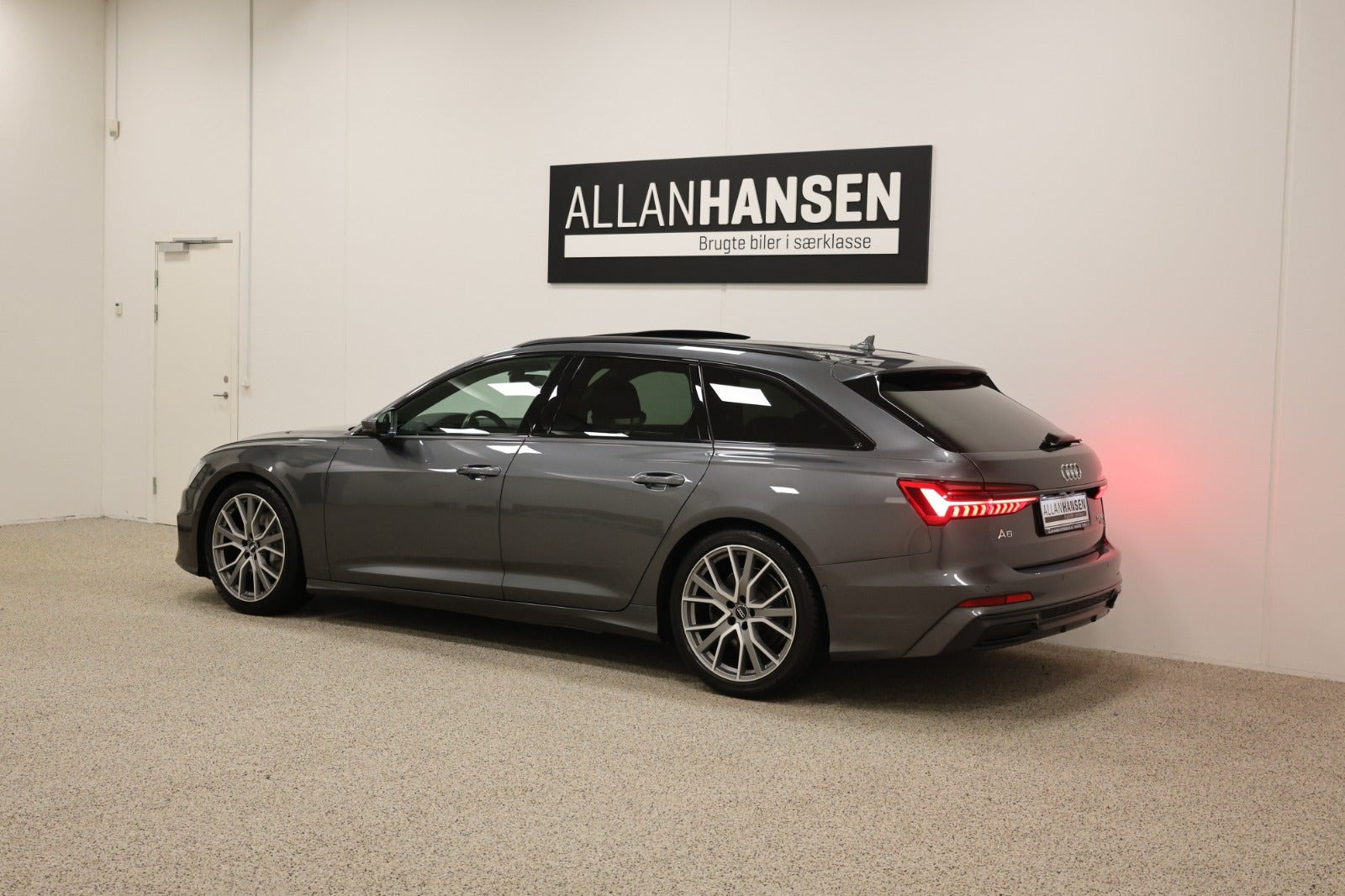 Grå Audi A6 fra 2020