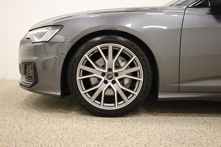 Grå Audi A6 fra 2020