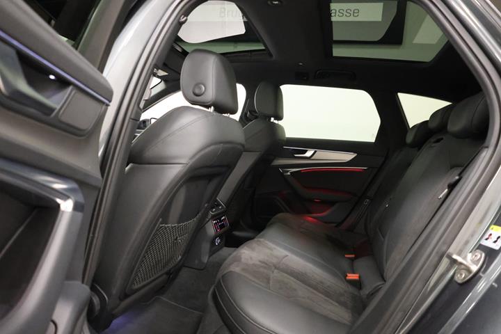 Grå Audi A6 fra 2020