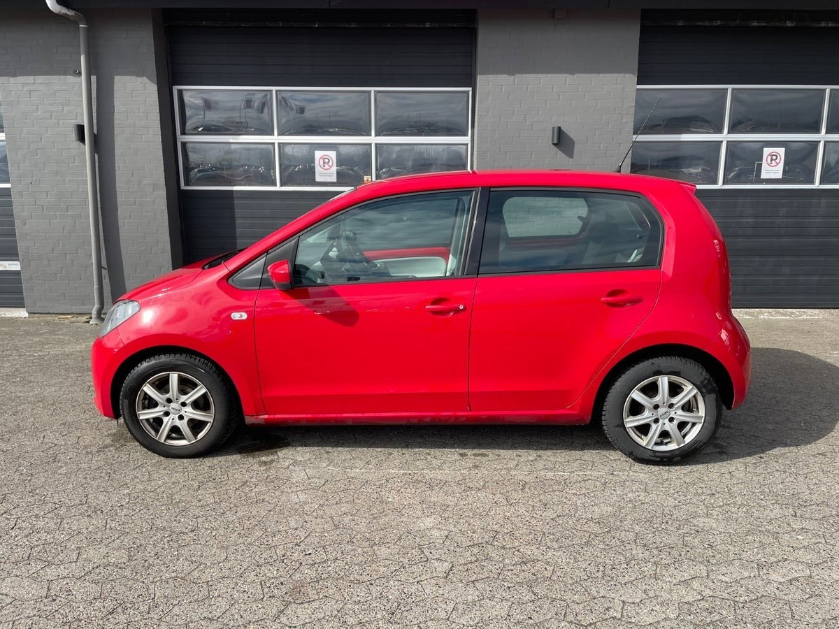 Rød Seat Mii fra 2013