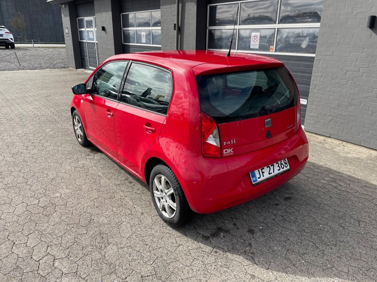 Rød Seat Mii fra 2013