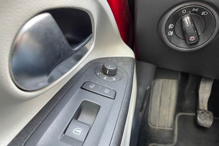Rød Seat Mii fra 2013