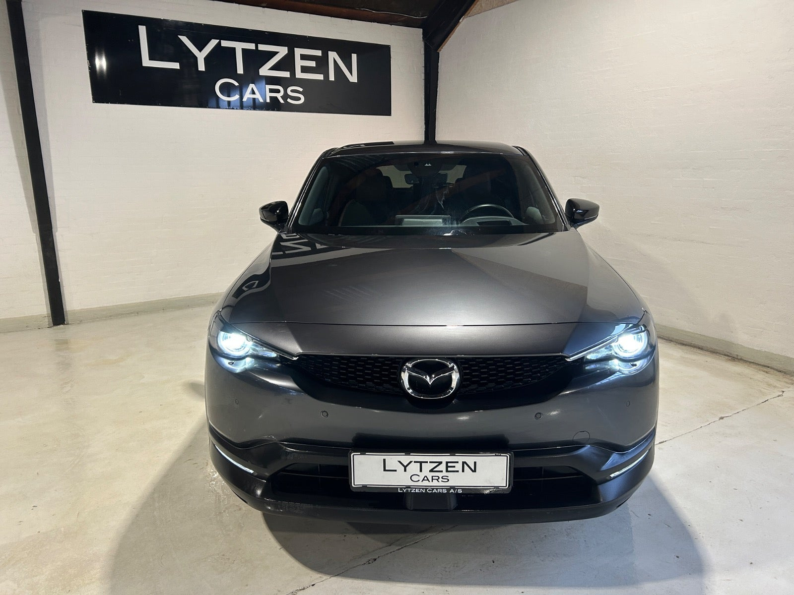 Grå Mazda MX-30 fra 2023